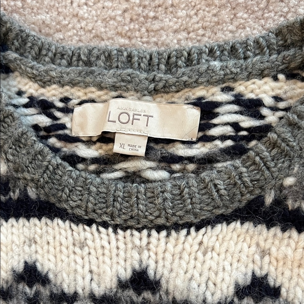 LOFT Gray Blue and White Patterned Crewneck Hi Low Sweater - Picture 2 of 8